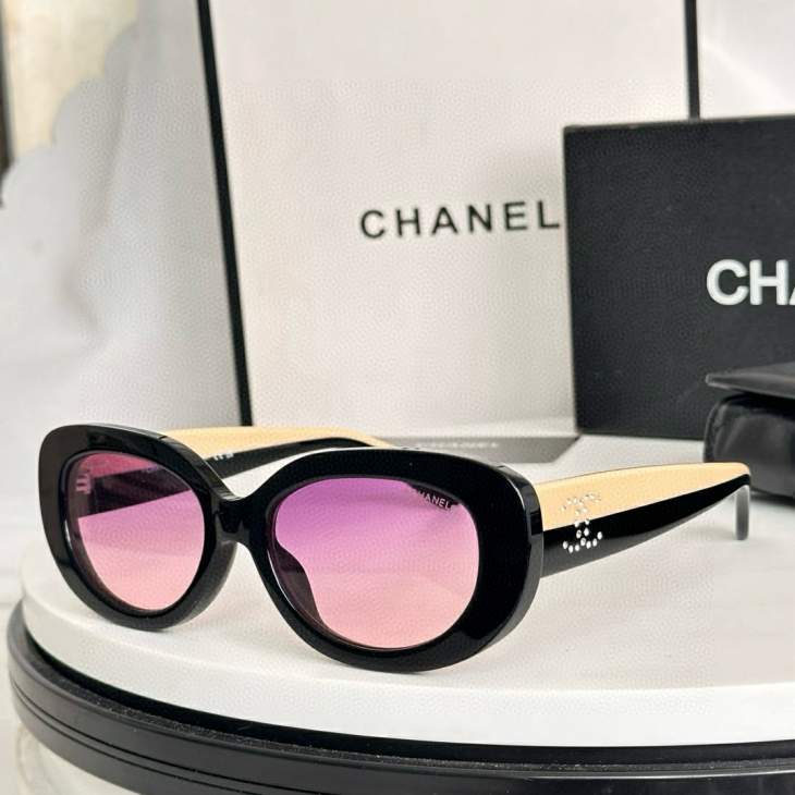 Picture of Chanel Sunglasses _SKUfw79480308fw